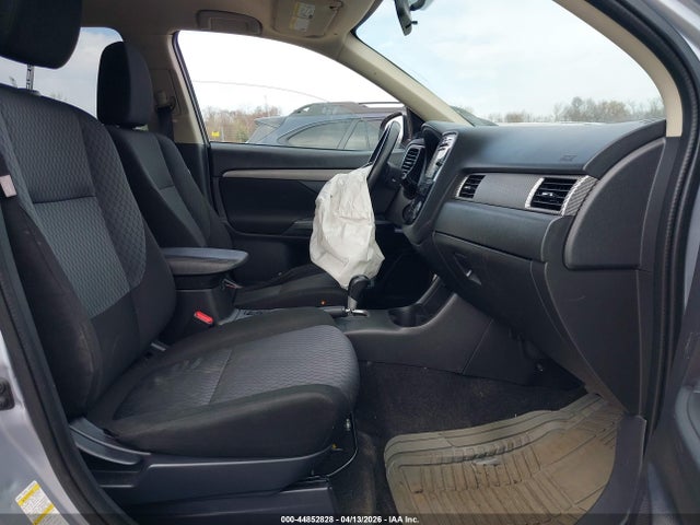 Продаж на аукціоні авто 2014 Mitsubishi Outlander Se, vin: JA4AZ3A35EZ017684, номер лоту: 44852828