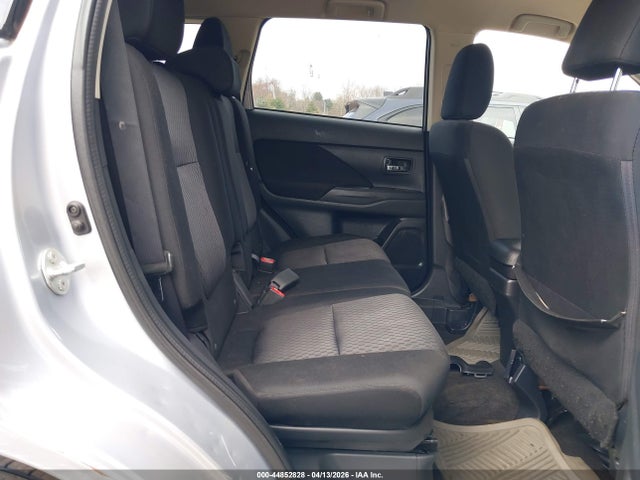 Продаж на аукціоні авто 2014 Mitsubishi Outlander Se, vin: JA4AZ3A35EZ017684, номер лоту: 44852828
