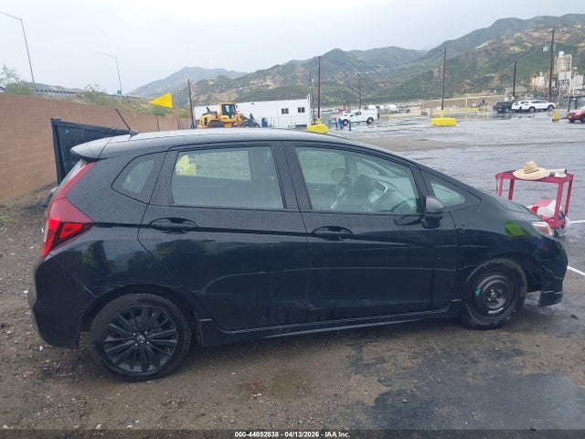 3HGGK5G68JM709064 Honda Fit Sport