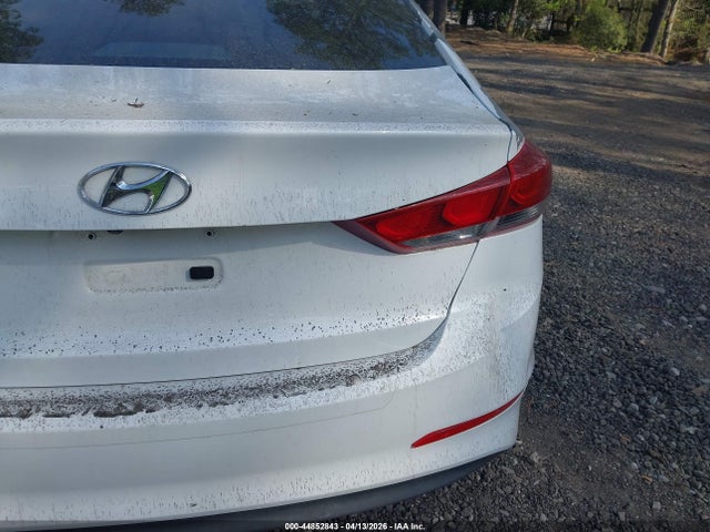 44852843 :رقم المزاد ، 5NPD84LF0HH174151 vin ، 2017 Hyundai Elantra Se مزاد بيع