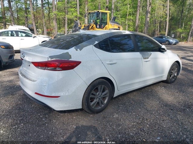 44852843 :رقم المزاد ، 5NPD84LF0HH174151 vin ، 2017 Hyundai Elantra Se مزاد بيع
