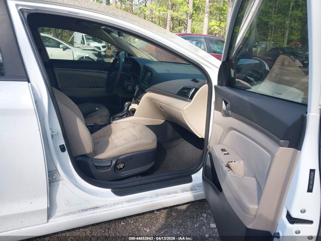 44852843 :رقم المزاد ، 5NPD84LF0HH174151 vin ، 2017 Hyundai Elantra Se مزاد بيع