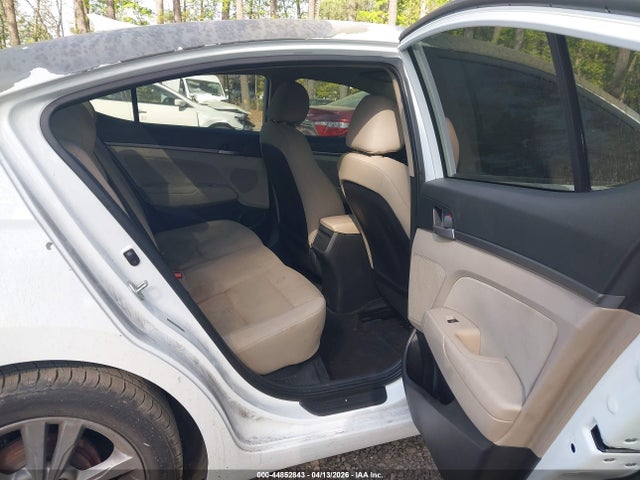 44852843 :رقم المزاد ، 5NPD84LF0HH174151 vin ، 2017 Hyundai Elantra Se مزاد بيع