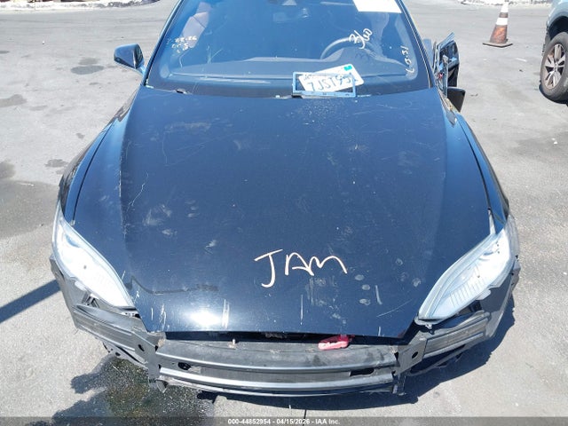 44852954 :رقم المزاد ، 5YJSA1H27EFP69153 vin ، 2014 Tesla Model S P85d مزاد بيع
