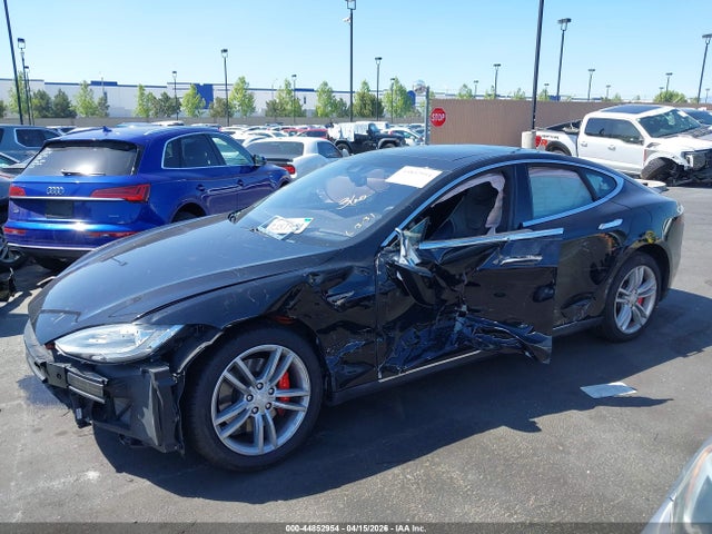44852954 :رقم المزاد ، 5YJSA1H27EFP69153 vin ، 2014 Tesla Model S P85d مزاد بيع