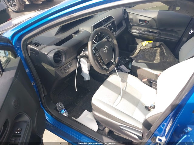 JTDKDTB37J1602962 Toyota Prius C One