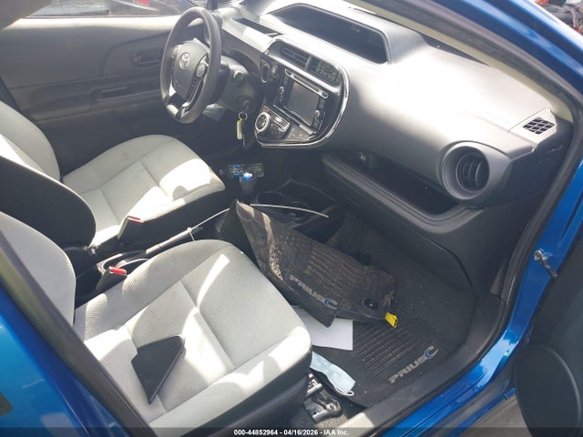 JTDKDTB37J1602962 Toyota Prius C One