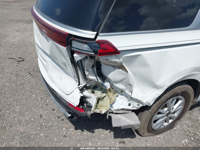 44852990 :رقم المزاد ، KNDNB4H30R6355332 vin ، 2024 Kia Carnival Mpv Lx Seat Package مزاد بيع