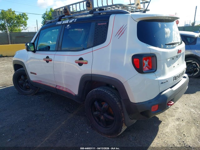 Jeep Renegade Trailhawk 2015 ZACCJBCT3FPC18223 Image 3