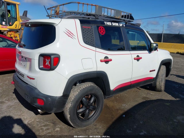 Jeep Renegade Trailhawk 2015 ZACCJBCT3FPC18223 Image 4