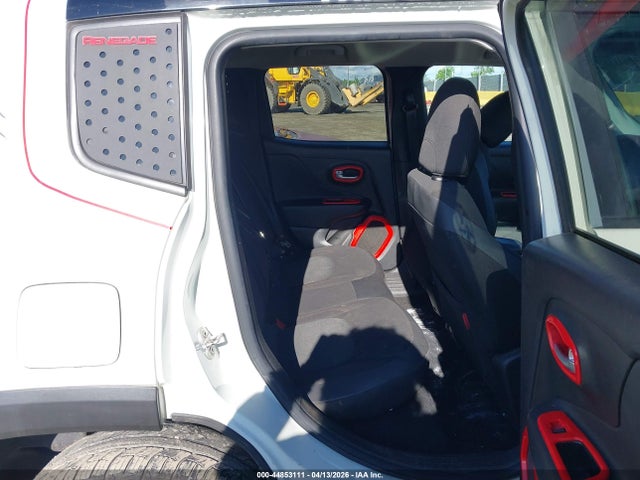 Jeep Renegade Trailhawk 2015 ZACCJBCT3FPC18223 Image 8
