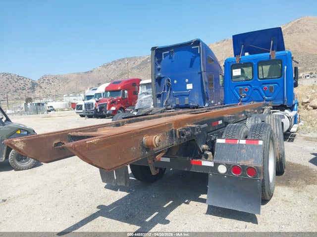 Freightliner Cascadia 113 2016 1FUJGBDV8GLHE7833 Image 4