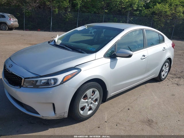 KIA FORTE LX 2018 3KPFL4A74JE194013 Image 2