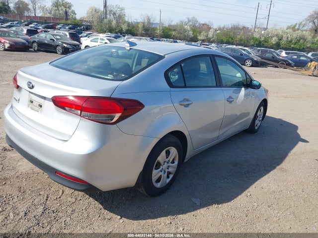 KIA FORTE LX 2018 3KPFL4A74JE194013 Image 4