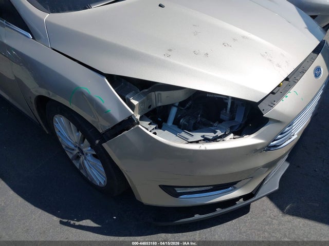 Ford Focus Titanium 2018 1FADP3J29JL220984 Image 6