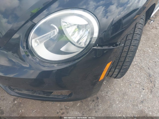 2015 Volkswagen Beetle 1.8t მანქანა იყიდება აუქციონზე, vin: 3VW517AT5FM805175, აუქციონის ნომერი: 44853213