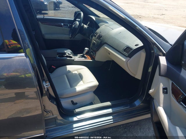 44853232 :رقم المزاد ، WDDGF8BB1AF406612 vin ، 2010 Mercedes-benz C 300 Luxury 4matic/sport 4matic مزاد بيع