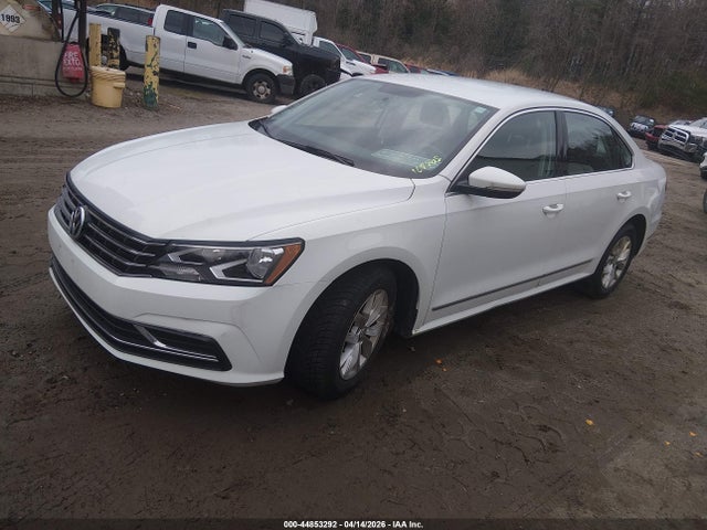 2016 Volkswagen Passat 1.8t S მანქანა იყიდება აუქციონზე, vin: 1VWAT7A39GC010920, აუქციონის ნომერი: 44853292