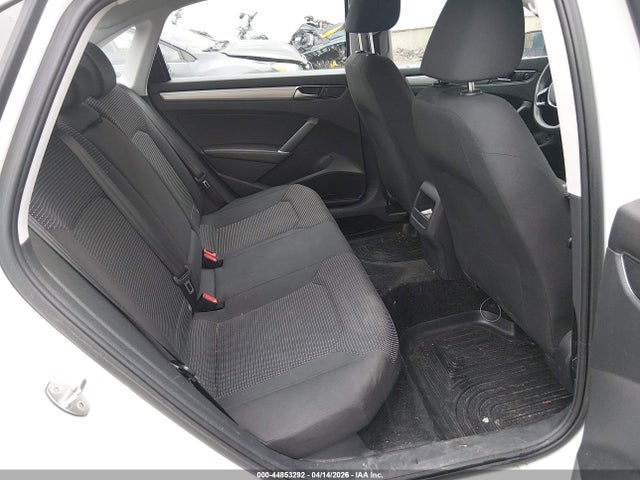 2016 Volkswagen Passat 1.8t S მანქანა იყიდება აუქციონზე, vin: 1VWAT7A39GC010920, აუქციონის ნომერი: 44853292