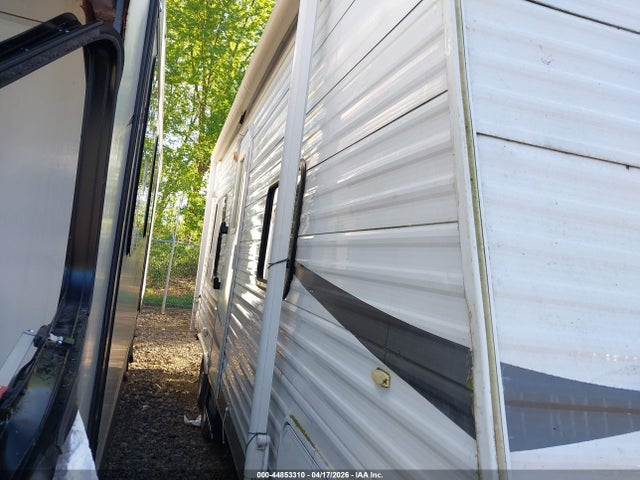 2011 Coachmen Catalina მანქანა იყიდება აუქციონზე, vin: 5ZT2CALB3BA011024, აუქციონის ნომერი: 44853310
