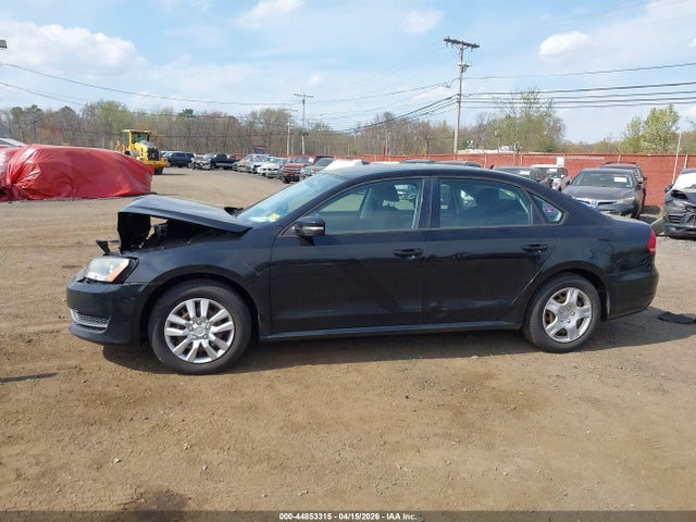 Продаж на аукціоні авто 2015 Volkswagen Passat 1.8t S, vin: 1VWAT7A31FC071886, номер лоту: 44853315