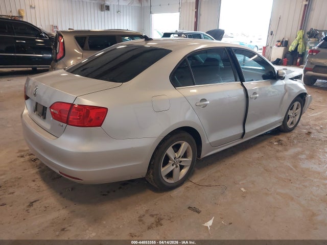 Продаж на аукціоні авто 2013 Volkswagen Jetta 2.0l Tdi, vin: 3VW3L7AJ3DM274829, номер лоту: 44853355
