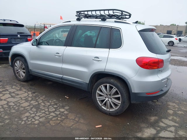2012 VOLKSWAGEN TIGUAN WVGAV7AX3CW515677 Photo 2