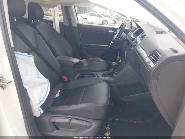 Продаж на аукціоні авто 2019 Volkswagen Tiguan 2.0t Se/2.0t Sel/2.0t Sel R-line/2.0t Sel R-line Black, vin: 3VV3B7AX3KM005352, номер лоту: 44853477