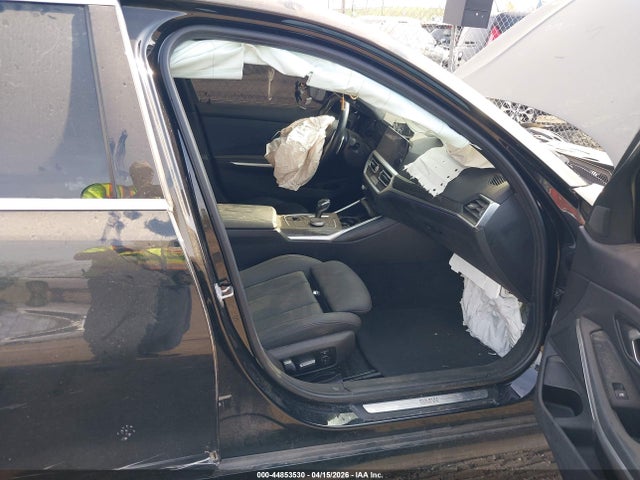44853530 :رقم المزاد ، 3MW5R7J03M8B47389 vin ، 2021 Bmw 330i Xdrive مزاد بيع