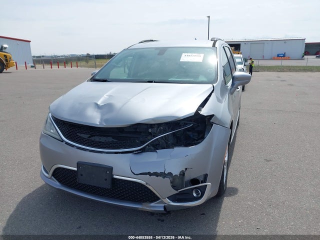 44853558 :رقم المزاد ، 2C4RC1BG4HR823224 vin ، 2017 Chrysler Pacifica Touring-l مزاد بيع