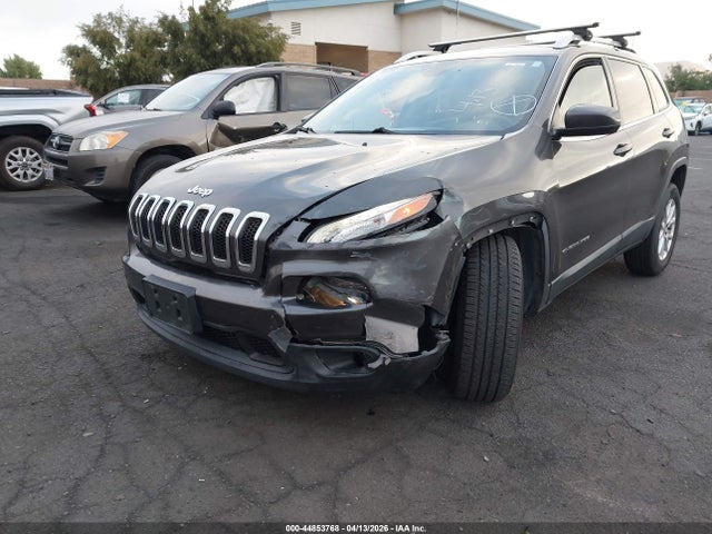 1C4PJLCS8FW791281 Jeep Cherokee Latitude