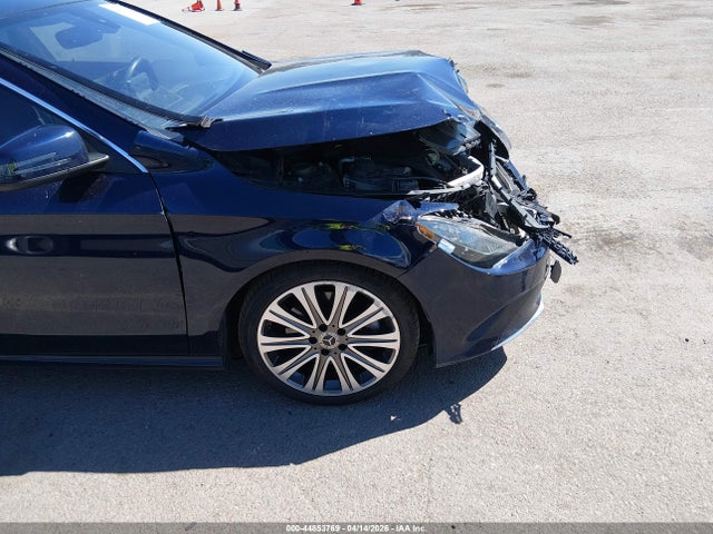 Продажа на аукционе авто 2018 Mercedes-benz Cla 250, vin: WDDSJ4EB3JN643668, номер лота: 44853769