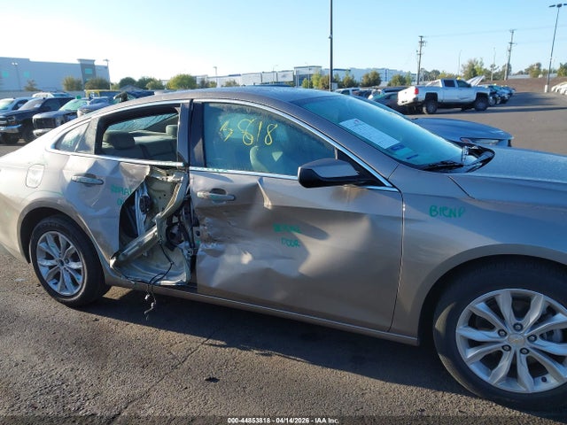 1G1ZD5ST8NF123056 Chevrolet Malibu Fwd Lt