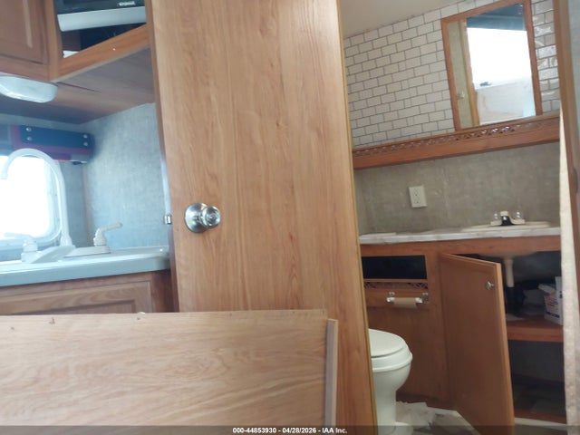 44853930 :رقم المزاد ، 1UJBJ02J061VX0143 vin ، 2006 Jayco Camper T-21x مزاد بيع