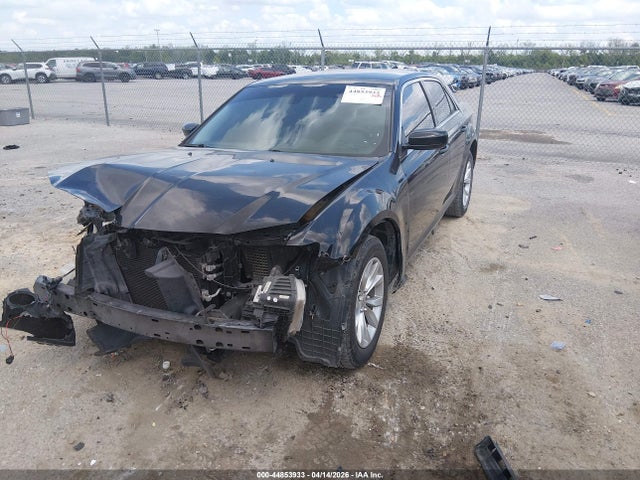 Продажа на аукционе авто 2015 Chrysler 300 Limited, vin: 2C3CCAAGXFH899058, номер лота: 44853933