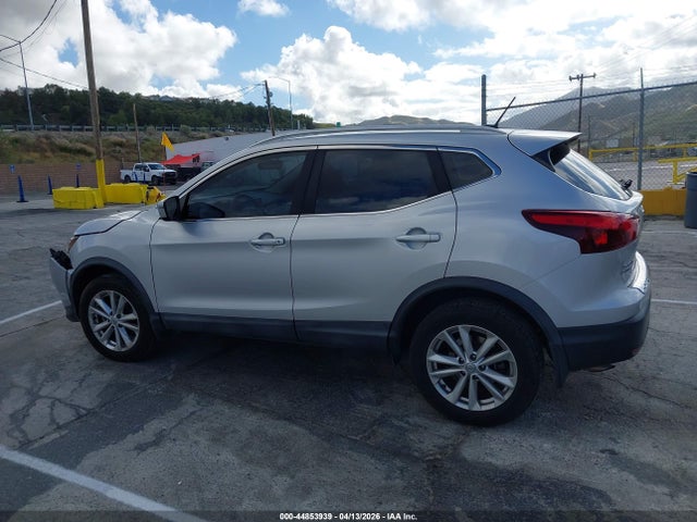 JN1BJ1CP1JW196388 Nissan Rogue Sport Sv