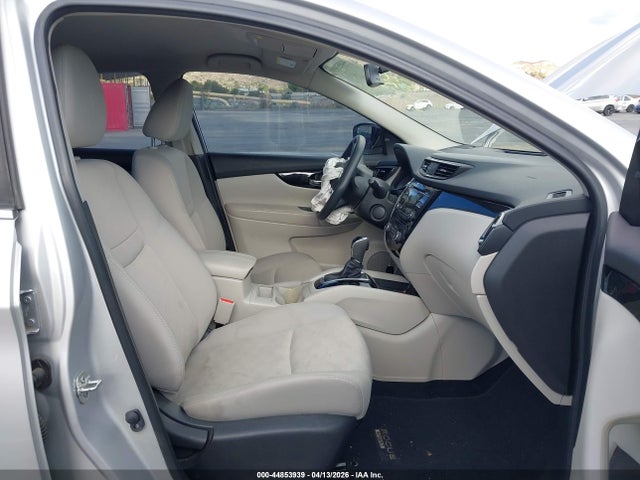 JN1BJ1CP1JW196388 Nissan Rogue Sport Sv