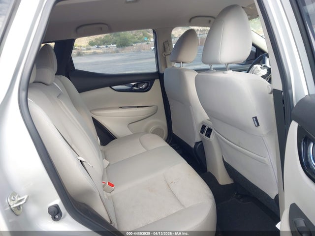 JN1BJ1CP1JW196388 Nissan Rogue Sport Sv
