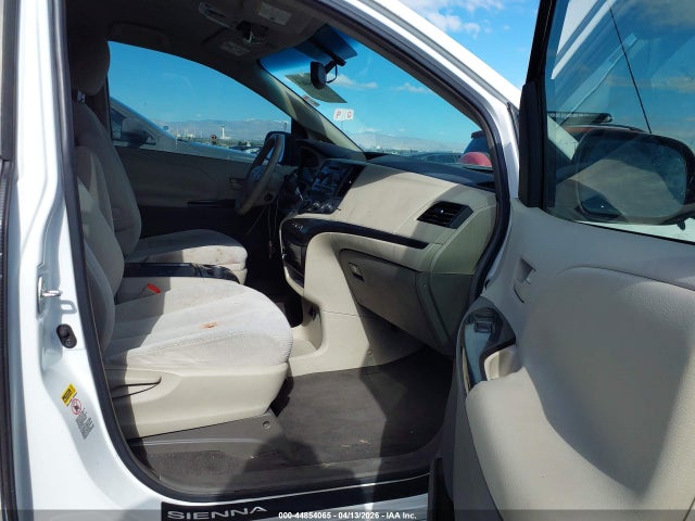 Aukcja sprzedaży 2011 Toyota Sienna Le V6, vin: 5TDKK3DC3BS046768, numer aukcji: 44854065