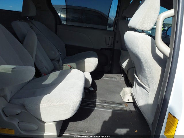 Aukcja sprzedaży 2011 Toyota Sienna Le V6, vin: 5TDKK3DC3BS046768, numer aukcji: 44854065