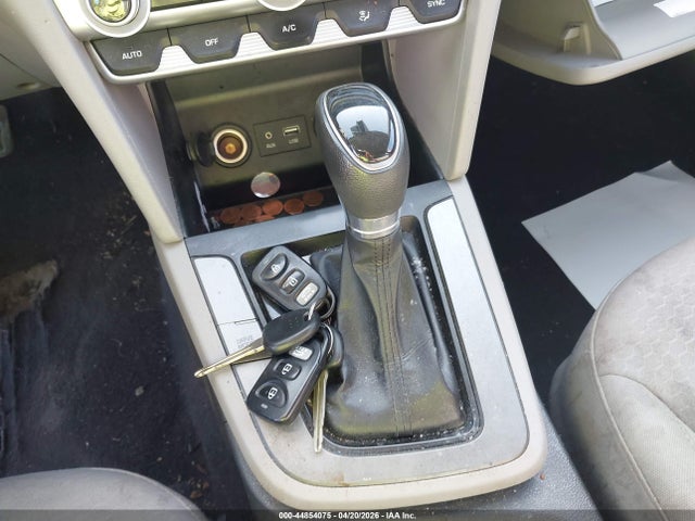 5NPD84LF6LH578015 Hyundai ELANTRA SEL