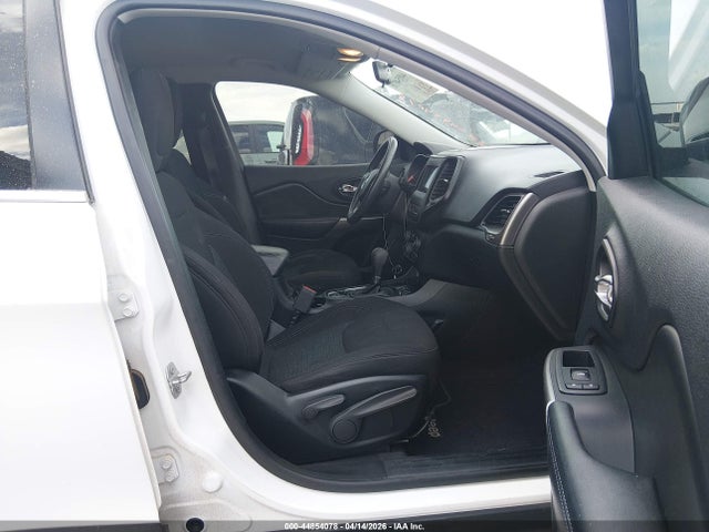 44854078 :رقم المزاد ، 1C4PJLCB4KD172313 vin ، 2019 Jeep Cherokee Latitude Fwd مزاد بيع