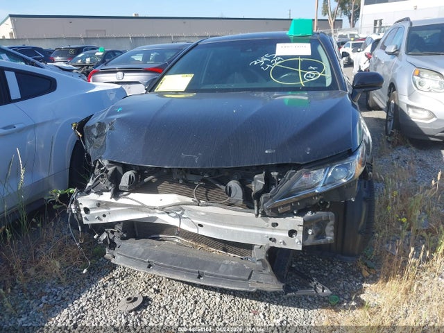 4T1B11HK5JU113319 Toyota CAMRY SE