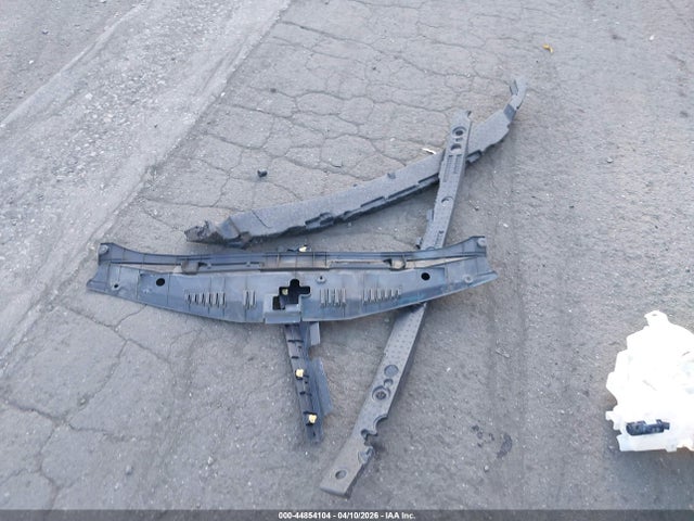 4T1B11HK5JU113319 Toyota CAMRY SE