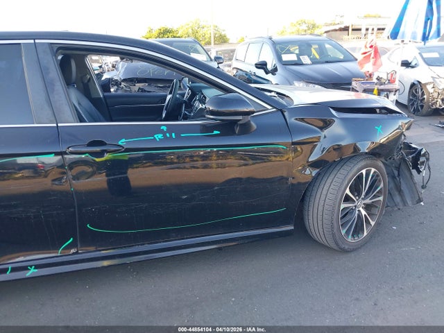 4T1B11HK5JU113319 Toyota CAMRY SE