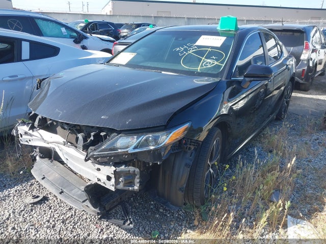 4T1B11HK5JU113319 Toyota CAMRY SE