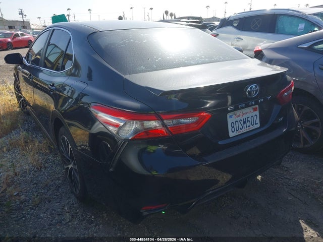 4T1B11HK5JU113319 Toyota CAMRY SE