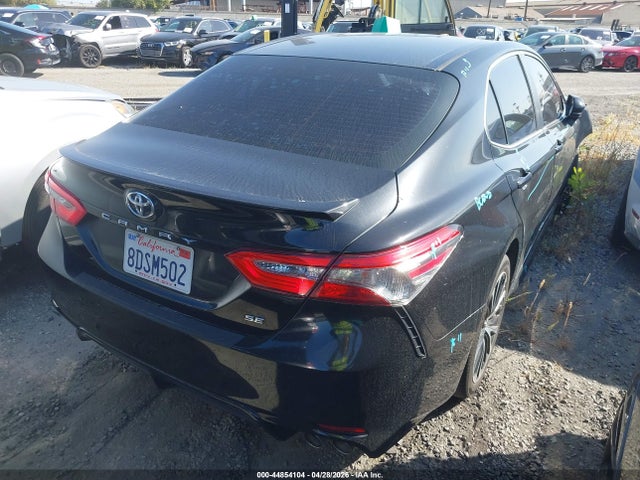4T1B11HK5JU113319 Toyota CAMRY SE