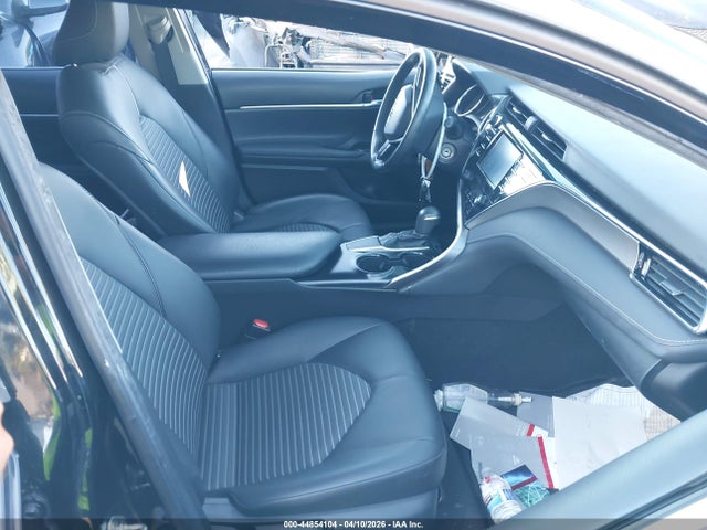 4T1B11HK5JU113319 Toyota CAMRY SE