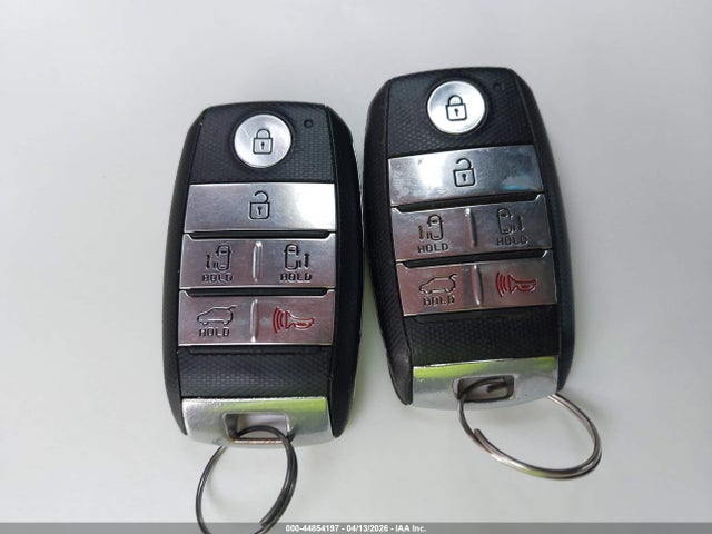 Продажа на аукционе авто 2015 Kia Sedona Ex, vin: KNDMC5C13F6024471, номер лота: 44854197